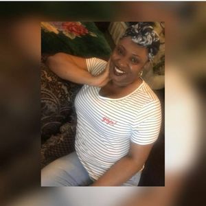 Meet your Posher, Roxanne